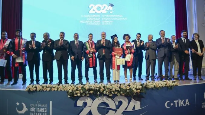 2024-uluslararasi-ogrenciler-mezuniyet-toreni-2Bm85d5G.jpg