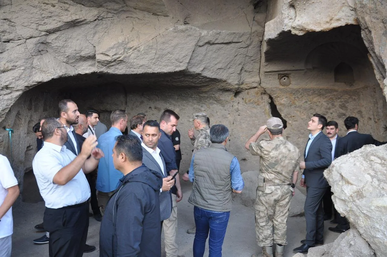 Ani Ören Yeri'nde Anadolu'nun İlk Kaya Mescidi Açıldı