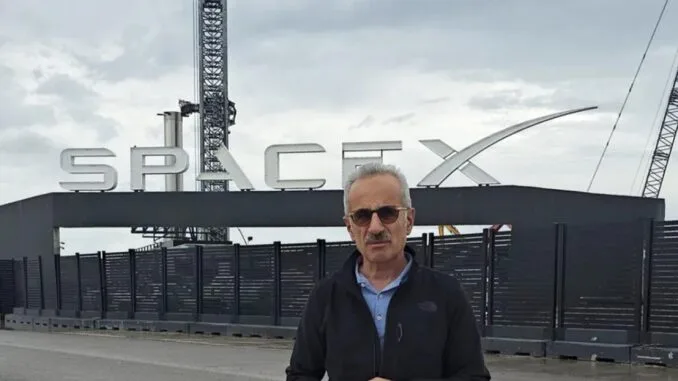 bakan-uraloglunun-spacex-ziyareti-ve-starship-roketi-uretimi-484glsOP.jpg