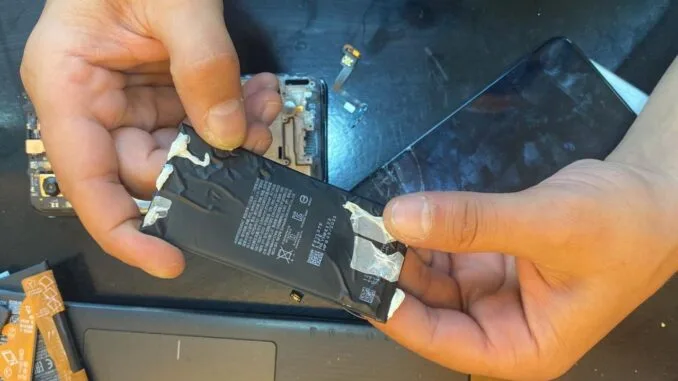 yaz-mevsiminde-cep-telefonlari-icin-sicaklik-tehlikesi-ve-onlemler-EEX9uwHE.jpg