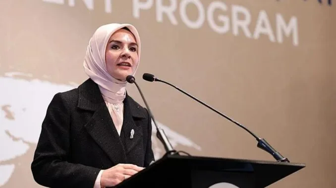 aile-ve-sosyal-hizmetler-bakani-mahinur-ozdemir-goktasin-dijital-bagimlilikla-mucadele-aciklamalari-ZTwwiQrA.jpg
