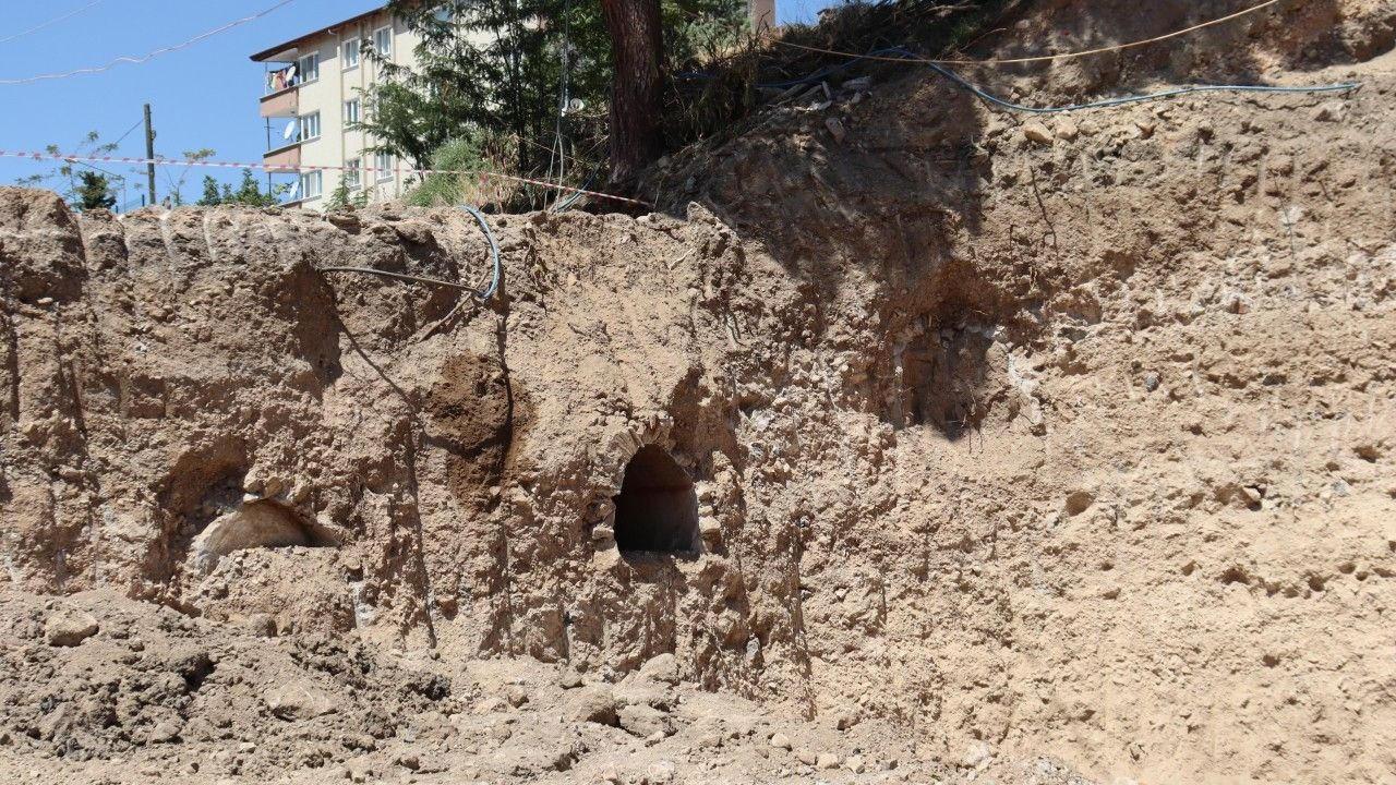 Hızırpaşa Mahallesi'nde Roma Dönemine Ait Mezarlar Bulundu