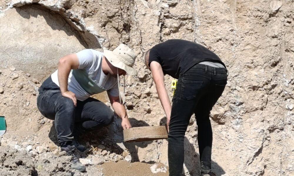 Hızırpaşa Mahallesi'nde Roma Dönemine Ait Mezarlar Bulundu