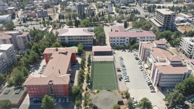 adiyamanda-deprem-sonrasi-egitim-calismalari-ve-okul-yeniden-insa-sureci-Be3zwfWS.jpg