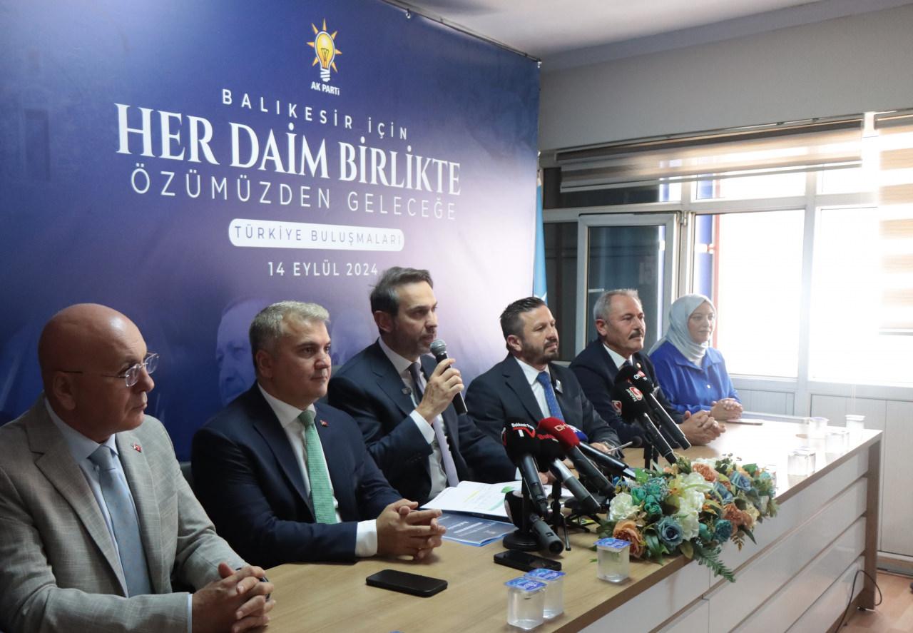 Bayraktar, Balıkesir'de Enerji ve Katma Değerli Madencilik Üzerine Konuştu