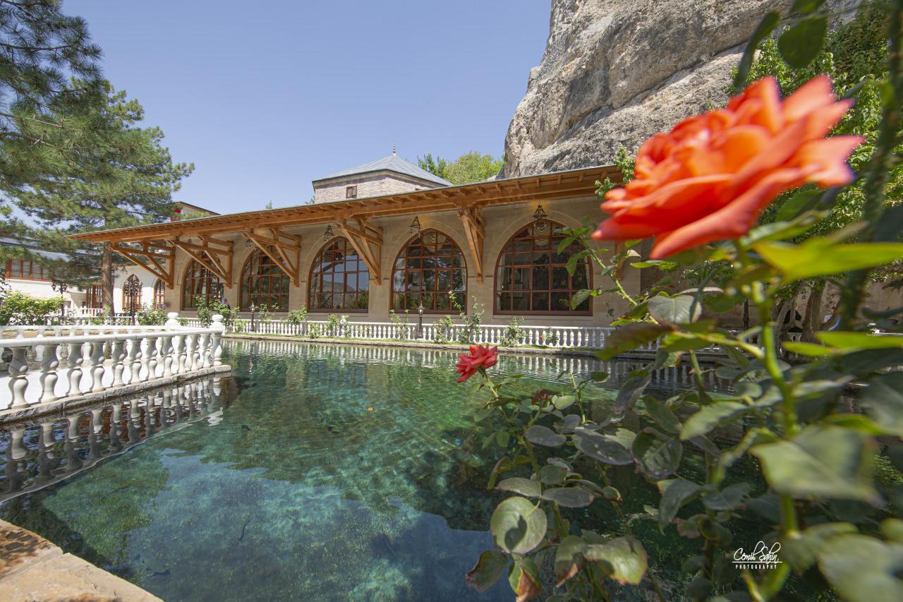 Fotoğraf Sanatçısı Cemil Şahin'in Somuncu Baba Külliyesi Anıları