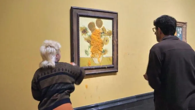 iklim-aktivistleri-van-gogh-tablosuna-corba-firlatti-Zmb4hSup.jpg