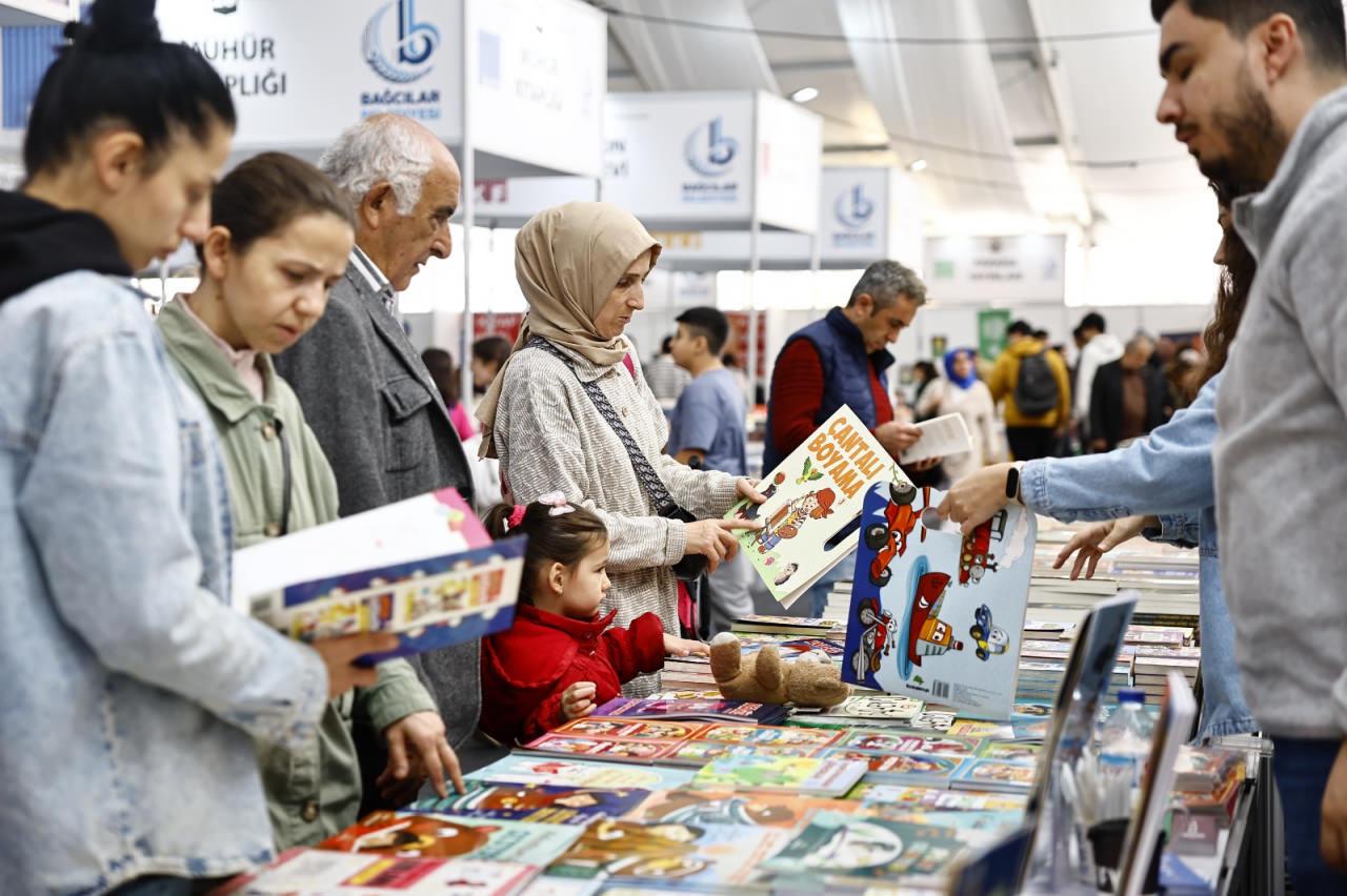 Bağcılar Kitap Fuarı 2023: Rekor Ziyaretçi ve Etkinlikler