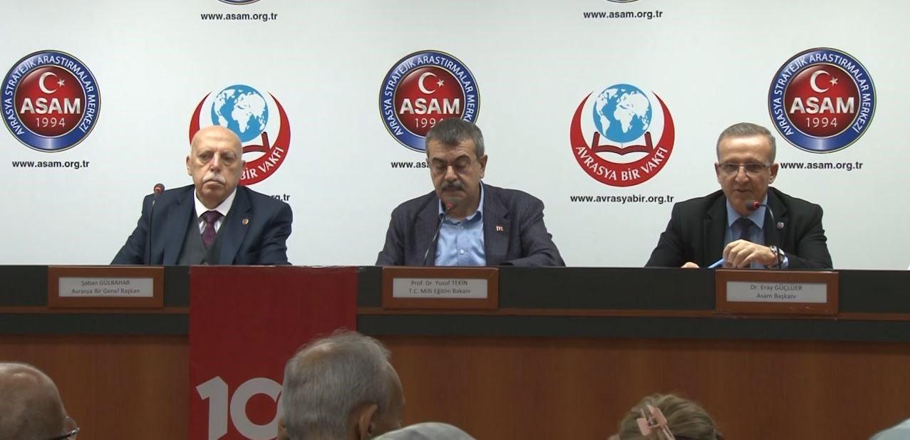 Küçükçekmece'de Avrasya Bir Vakfı 2024-2025 Dönemi Konferansları Başladı