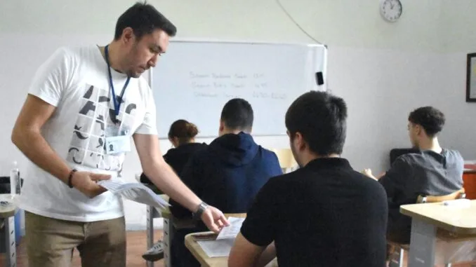 ozbekistanda-turkiye-universiteleri-icin-yurt-disindan-ogrenci-sinavi-duzenlendi-cB73HrNp.jpg