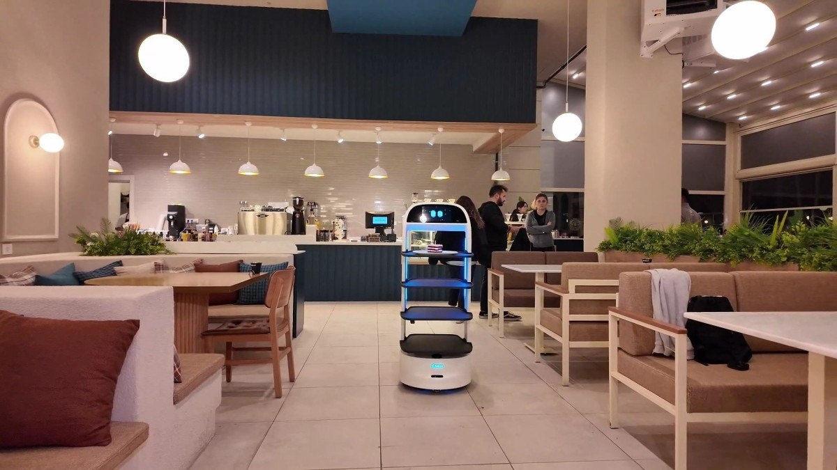 Karabük'te Robot Destekli Kafe Deneyimi